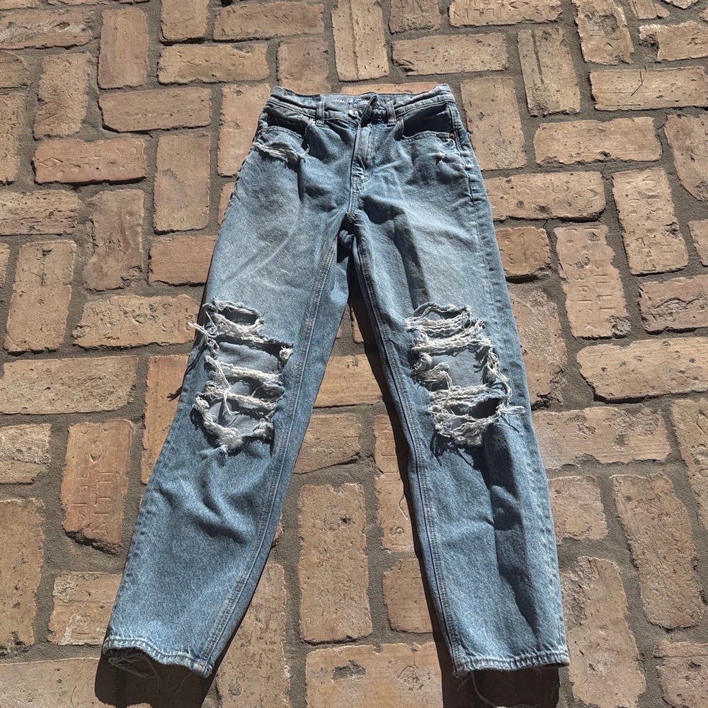 AE Strigid Ripped Super High-Rise Baggy Straight jeans - size 000 short